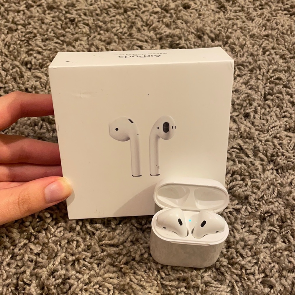 Apple AirPods